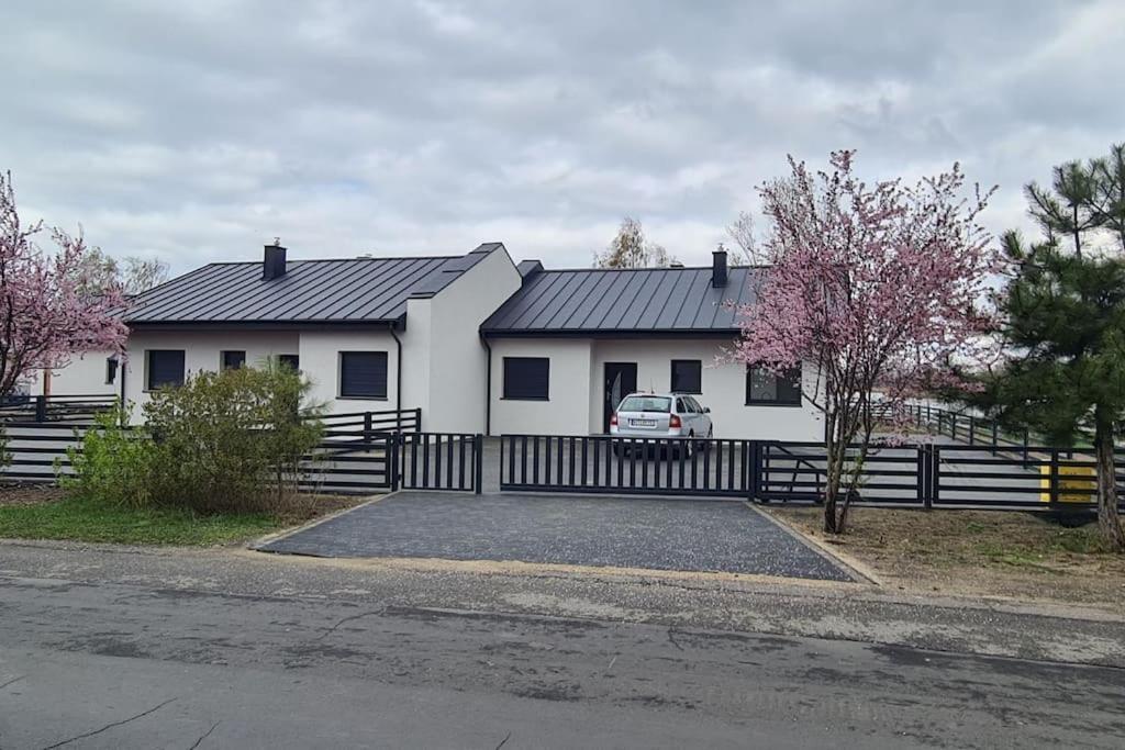Wake Blue House Januszkowice Holiday home *